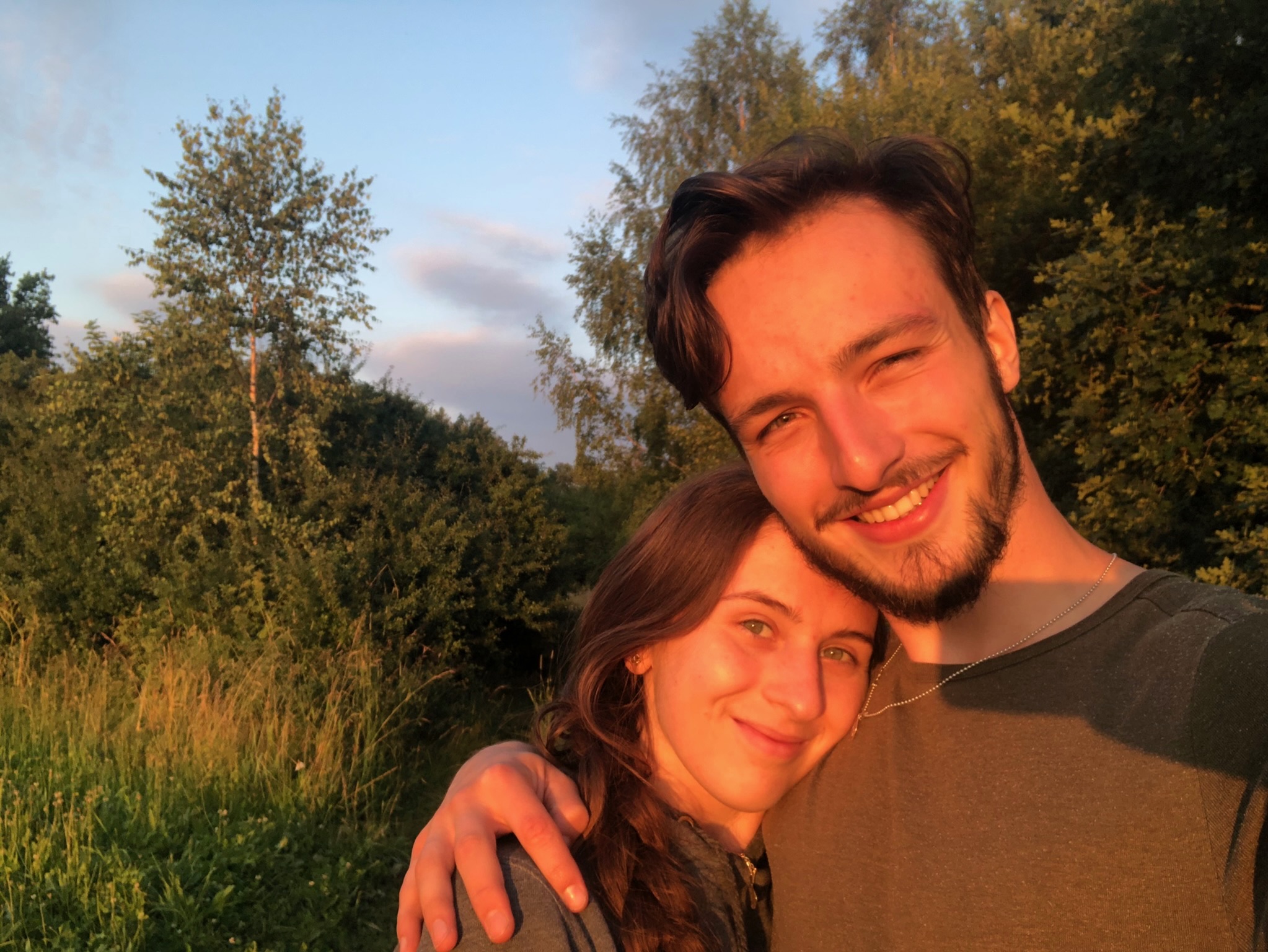 Tereza a Robert během dne venku